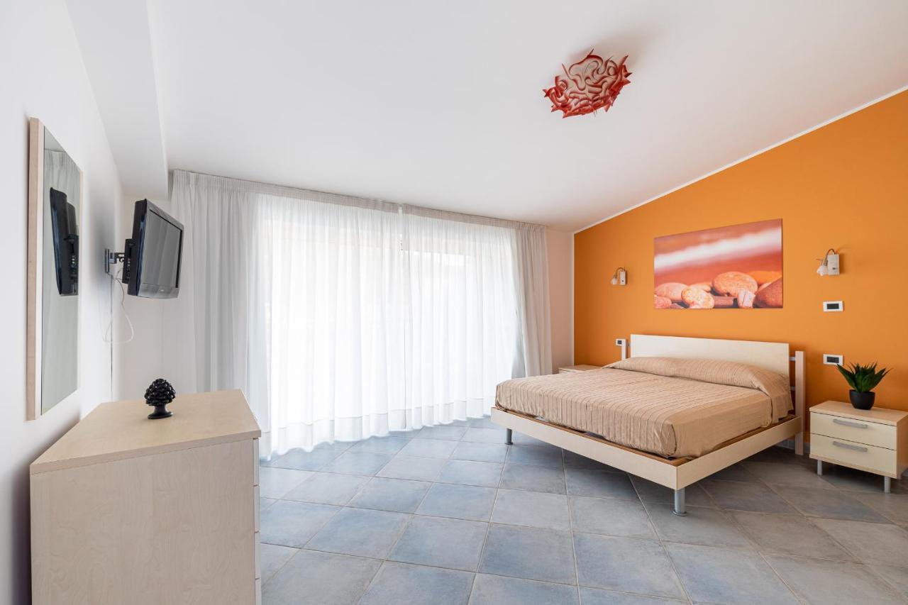 Terraces D'Orlando - Family Apartments With Sea View And Pool Capo dʼOrlando Exteriér fotografie
