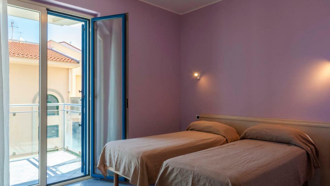 Terraces D'Orlando - Family Apartments With Sea View And Pool Capo dʼOrlando Exteriér fotografie